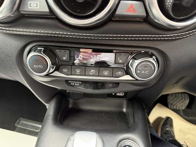 Nissan Juke 1.6 Hybrid Tekna 5dr Auto