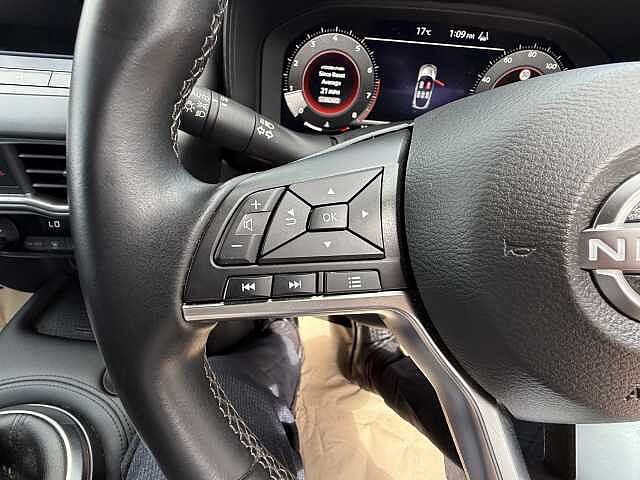 Nissan Juke 1.0 DiG-T N-Connecta 5dr