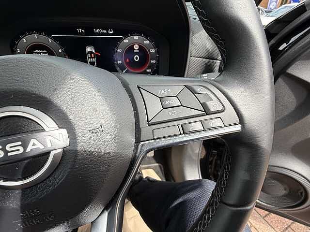 Nissan Juke 1.0 DiG-T N-Connecta 5dr