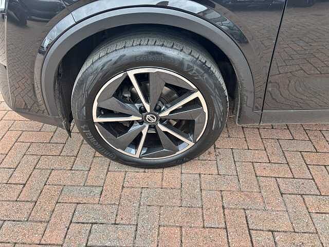 Nissan Qashqai 1.3 DiG-T MH Tekna 5dr