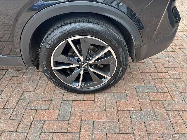 Nissan Qashqai 1.3 DiG-T MH Tekna 5dr