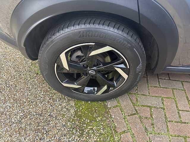 Nissan Juke 1.6 Hybrid N-Connecta 5dr Auto