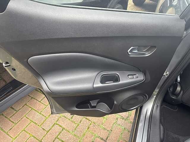 Nissan Juke 1.6 Hybrid N-Connecta 5dr Auto