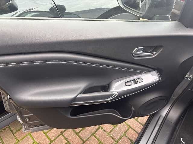 Nissan Juke 1.6 Hybrid N-Connecta 5dr Auto