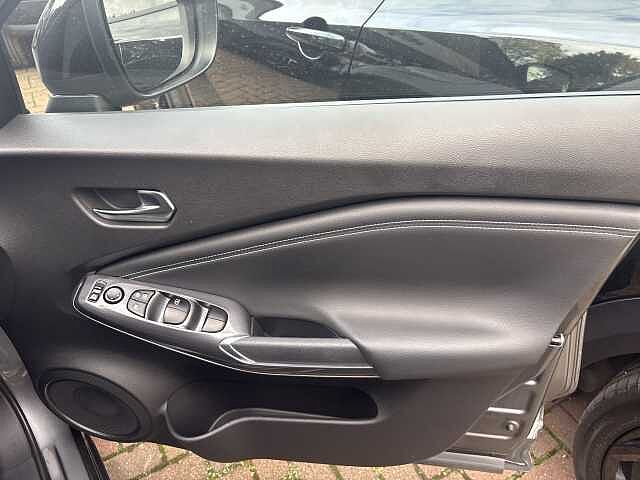 Nissan Juke 1.6 Hybrid N-Connecta 5dr Auto