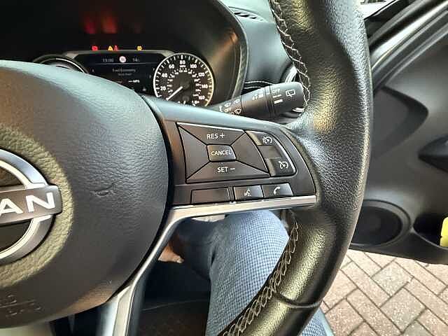 Nissan Juke 1.6 Hybrid N-Connecta 5dr Auto