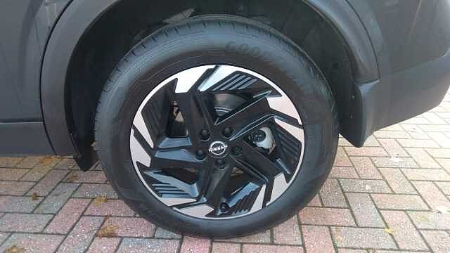 Nissan Qashqai 1.3 DiG-T MH N-Connecta 5dr