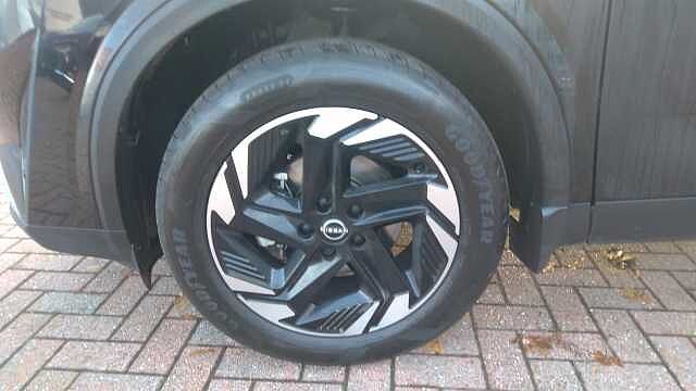 Nissan Qashqai 1.3 DiG-T MH N-Connecta 5dr