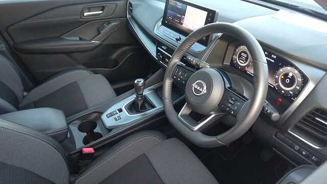 Nissan Qashqai 1.3 DiG-T MH N-Connecta 5dr