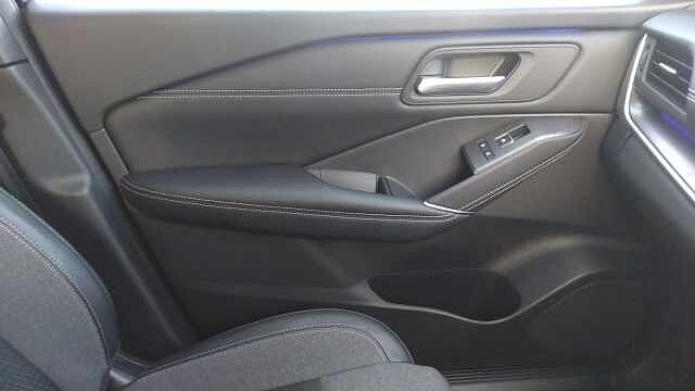 Nissan Qashqai 1.3 DiG-T MH N-Connecta 5dr