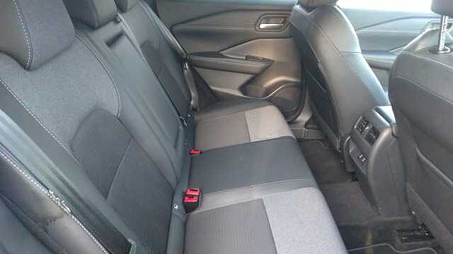 Nissan Qashqai 1.3 DiG-T MH N-Connecta 5dr