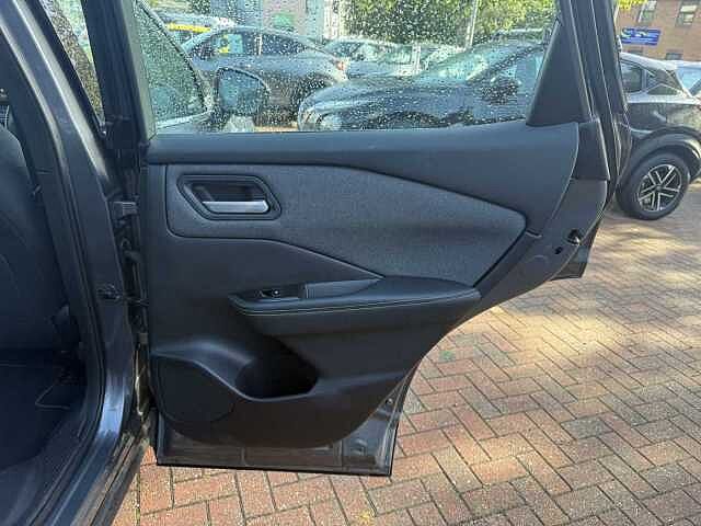 Nissan Qashqai 1.3 DiG-T MH Acenta Premium 5dr