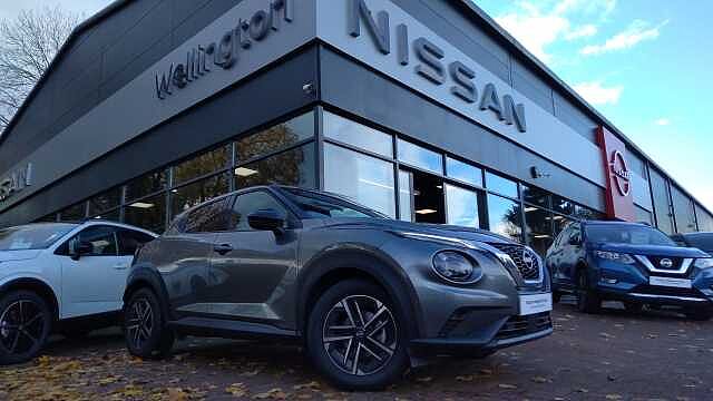 Nissan Juke 1.0 DiG-T N-Connecta 5dr DCT