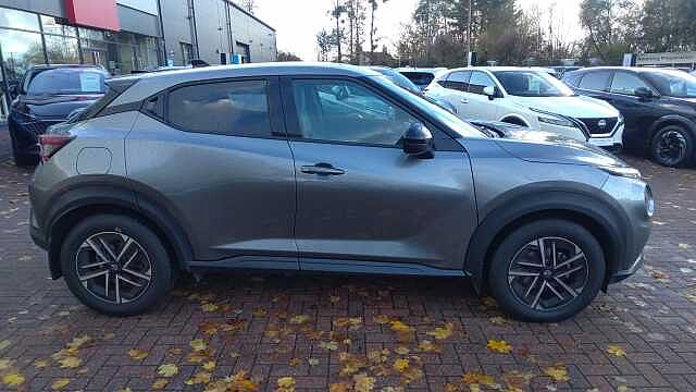 Nissan Juke 1.0 DiG-T N-Connecta 5dr DCT