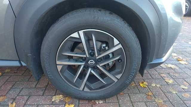 Nissan Juke 1.0 DiG-T N-Connecta 5dr DCT