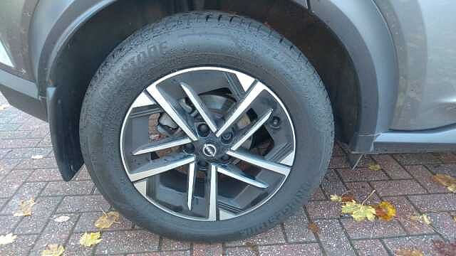 Nissan Juke 1.0 DiG-T N-Connecta 5dr DCT