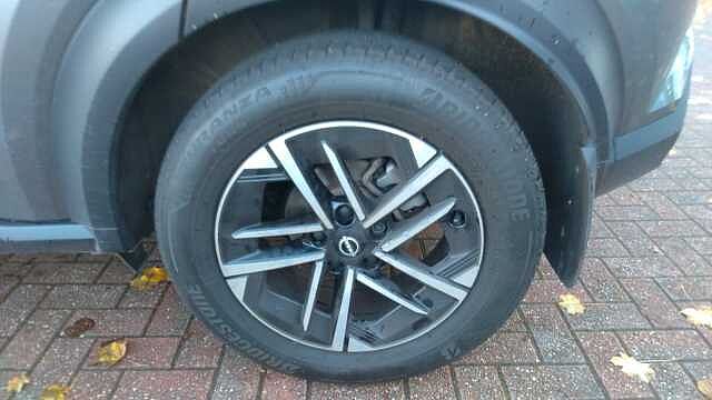 Nissan Juke 1.0 DiG-T N-Connecta 5dr DCT