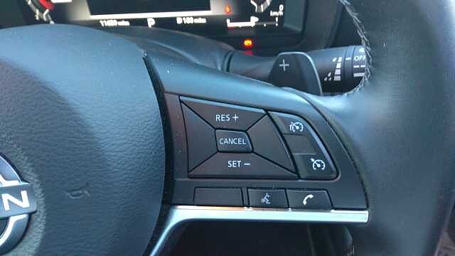 Nissan Juke 1.0 DiG-T N-Connecta 5dr DCT