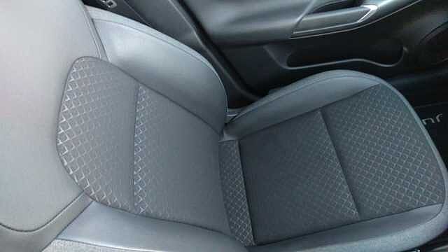 Nissan Juke 1.0 DiG-T N-Connecta 5dr DCT