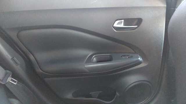 Nissan Juke 1.0 DiG-T N-Connecta 5dr DCT