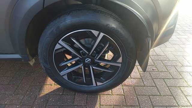 Nissan Juke 1.6 Hybrid N-Connecta 5dr Auto