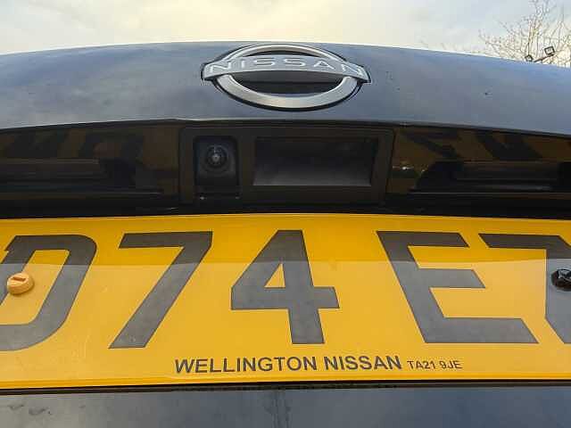 Nissan Juke 1.0 DiG-T N-Connecta 5dr DCT