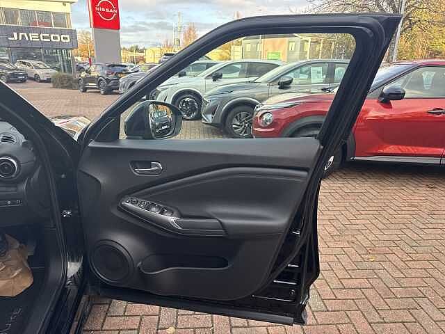 Nissan Juke 1.0 DiG-T N-Connecta 5dr DCT