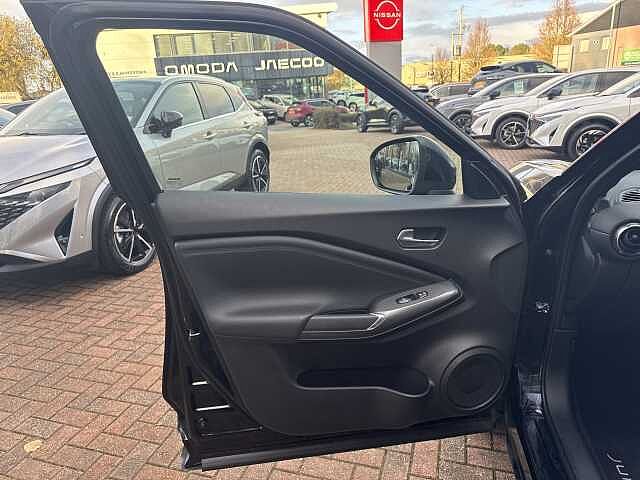 Nissan Juke 1.0 DiG-T N-Connecta 5dr DCT