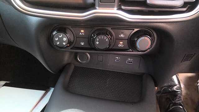 Nissan Juke 1.0 DiG-T Acenta Premium 5dr