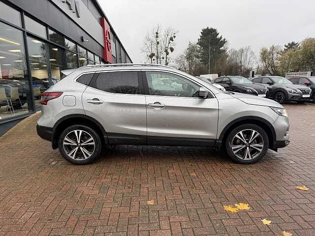 Nissan Qashqai 1.3 DiG-T N-Connecta 5dr