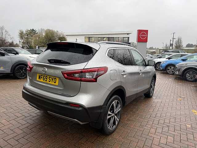 Nissan Qashqai 1.3 DiG-T N-Connecta 5dr