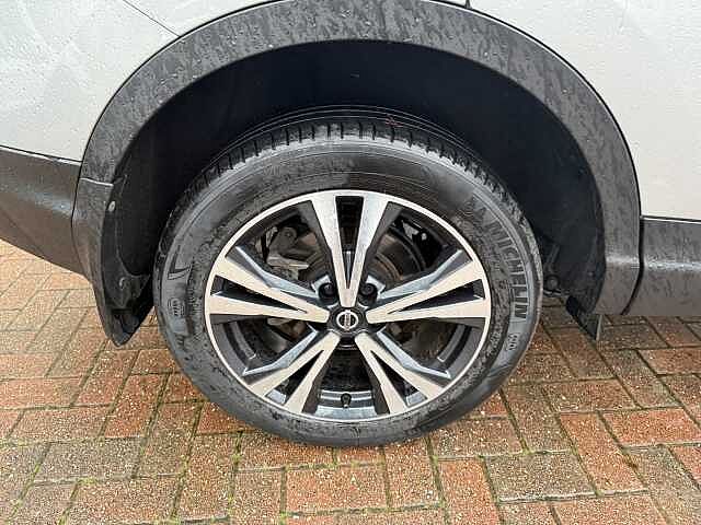 Nissan Qashqai 1.3 DiG-T N-Connecta 5dr