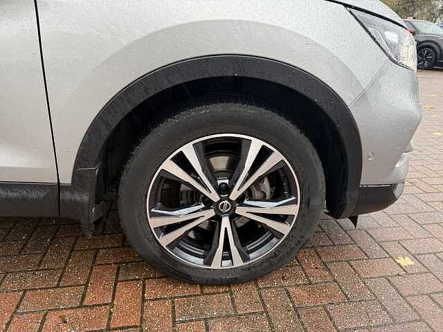 Nissan Qashqai 1.3 DiG-T N-Connecta 5dr