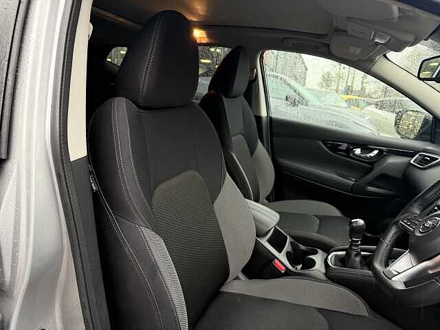 Nissan Qashqai 1.3 DiG-T N-Connecta 5dr