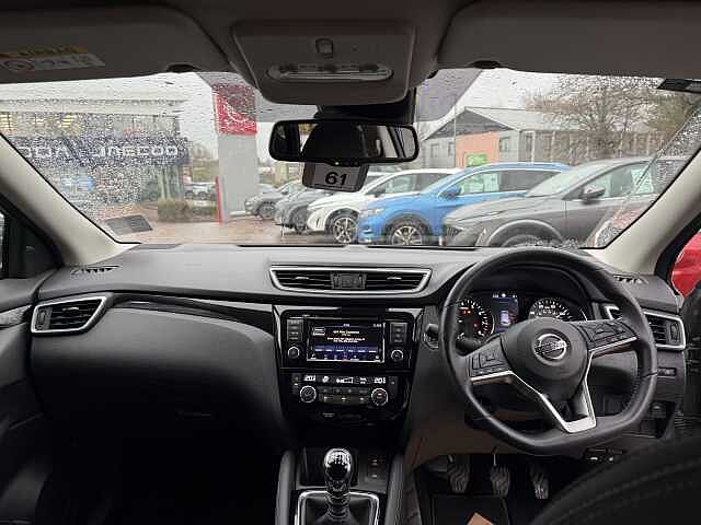 Nissan Qashqai 1.3 DiG-T N-Connecta 5dr