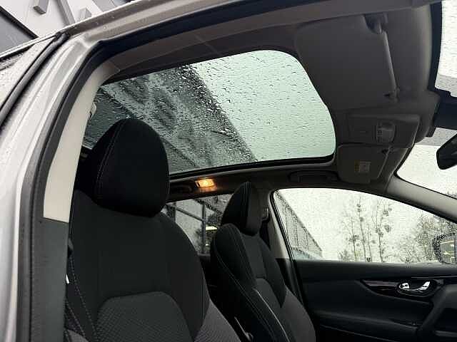 Nissan Qashqai 1.3 DiG-T N-Connecta 5dr