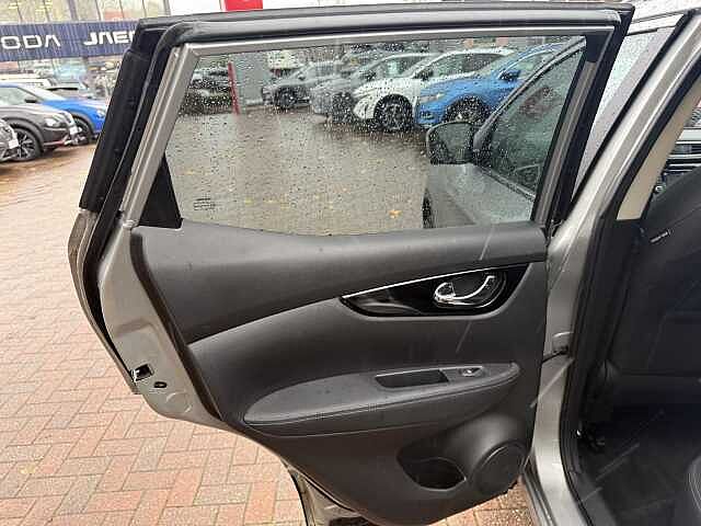 Nissan Qashqai 1.3 DiG-T N-Connecta 5dr