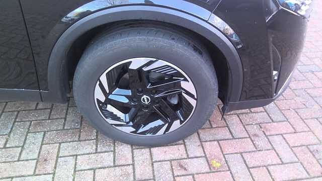 Nissan Qashqai 1.3 DiG-T MH N-Connecta 5dr