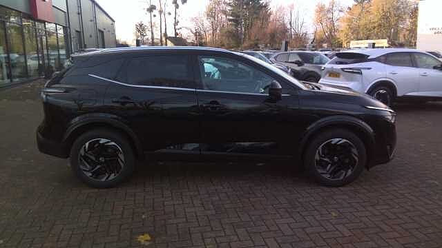 Nissan Qashqai 1.3 DiG-T MH N-Connecta 5dr