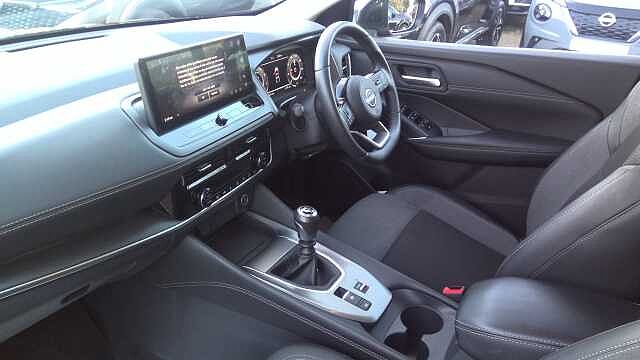Nissan Qashqai 1.3 DiG-T MH N-Connecta 5dr