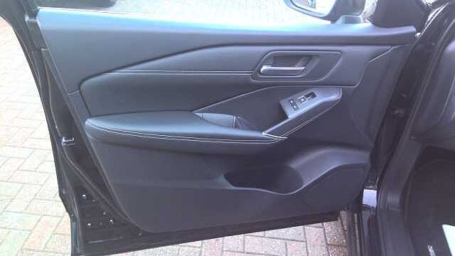 Nissan Qashqai 1.3 DiG-T MH N-Connecta 5dr