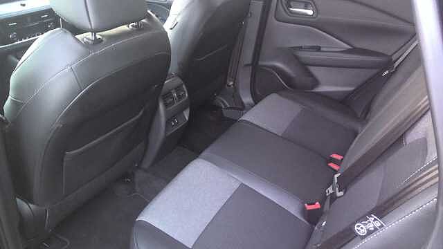 Nissan Qashqai 1.3 DiG-T MH N-Connecta 5dr