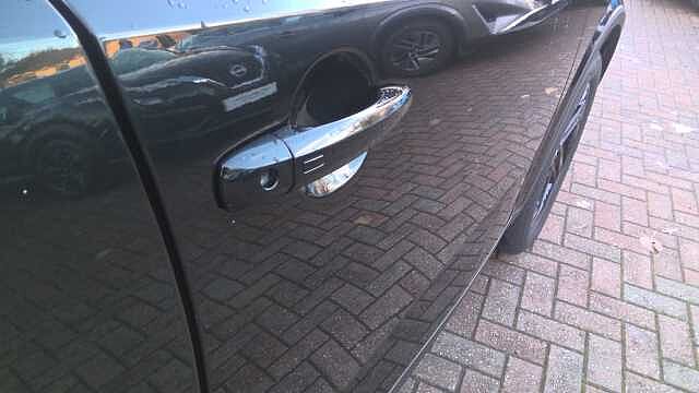 Nissan Qashqai 1.3 DiG-T MH N-Connecta 5dr