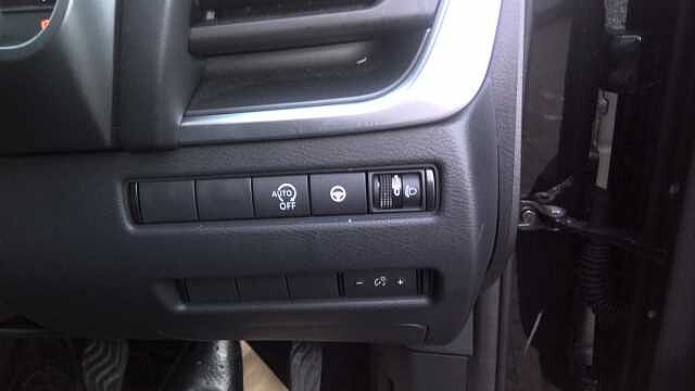 Nissan Qashqai 1.3 DiG-T MH N-Connecta 5dr