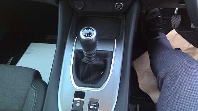 Nissan Qashqai 1.3 DiG-T MH N-Connecta 5dr