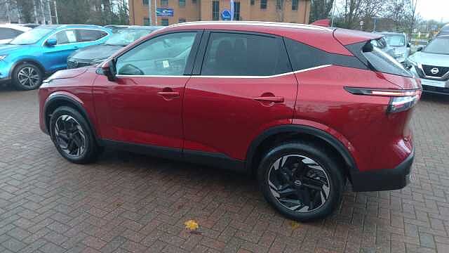 Nissan Qashqai 1.3 DiG-T MH N-Connecta 5dr
