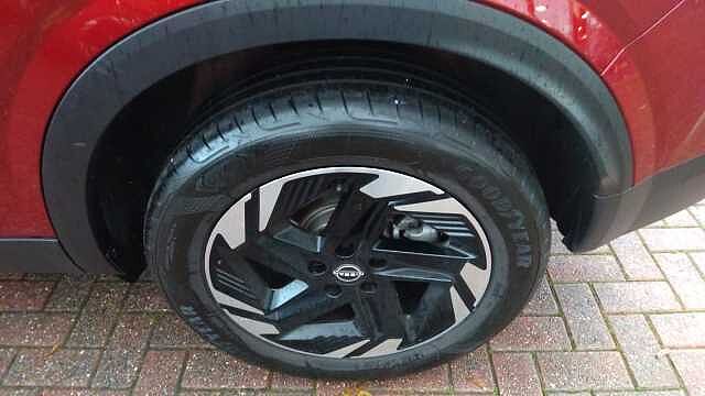 Nissan Qashqai 1.3 DiG-T MH N-Connecta 5dr