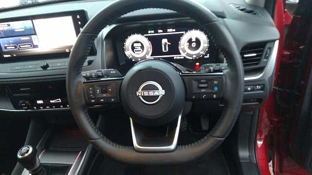 Nissan Qashqai 1.3 DiG-T MH N-Connecta 5dr