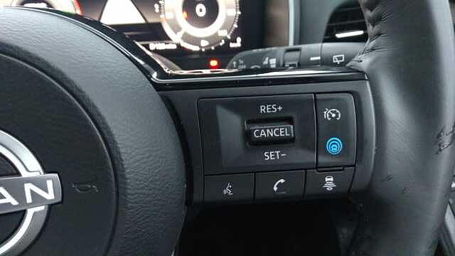 Nissan Qashqai 1.3 DiG-T MH N-Connecta 5dr