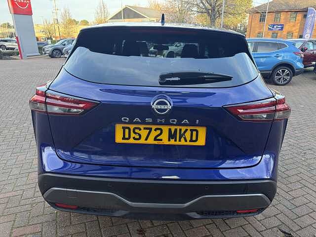 Nissan Qashqai 1.3 DiG-T MH N-Connecta 5dr